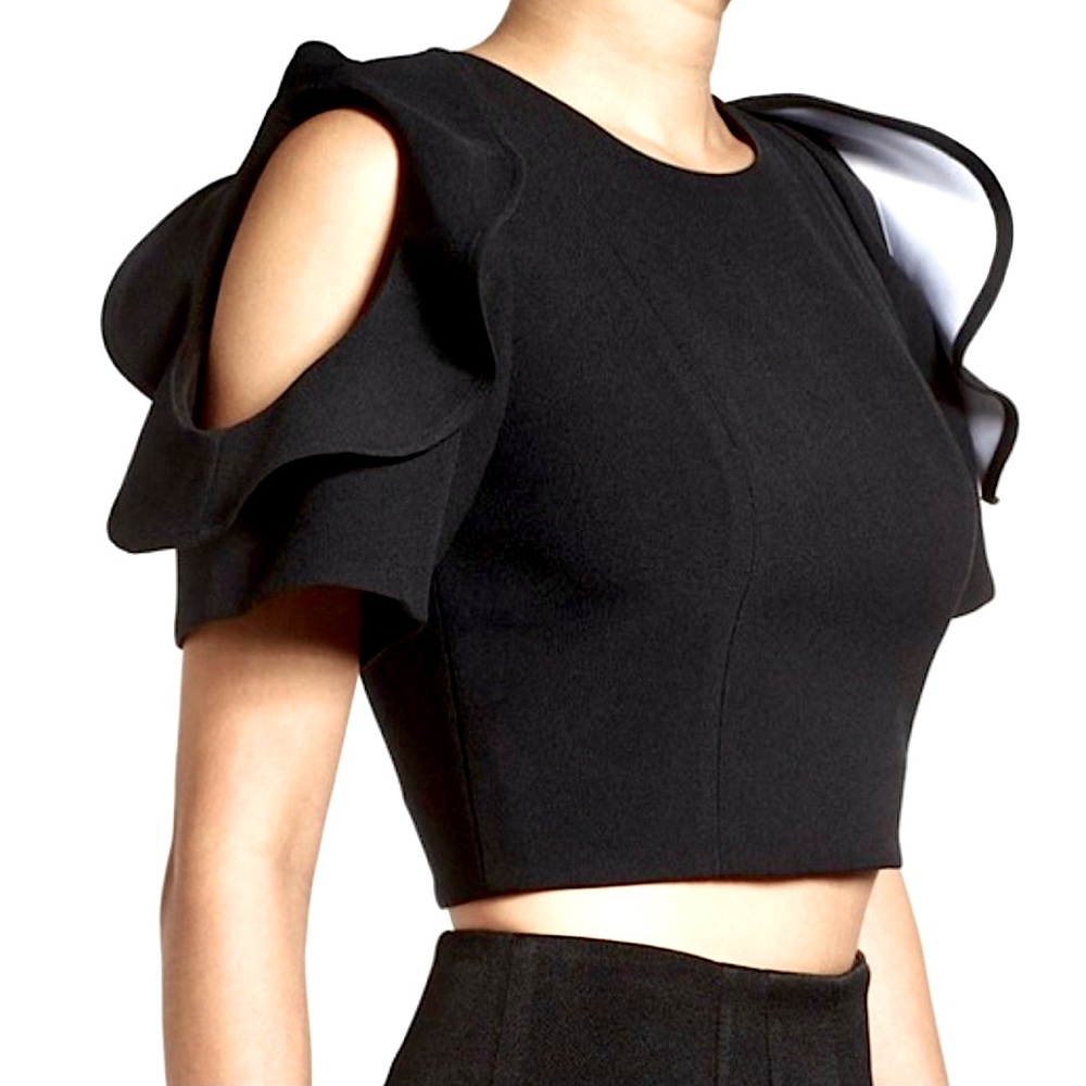Kendall+Kylie Ruffle Sleeves Crop Top